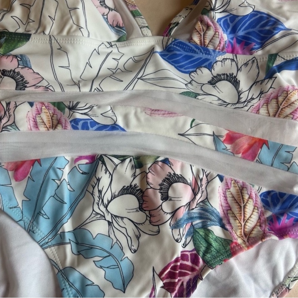 NWT Coastal Waves One-Piece Swimsuit – Size Small - Picture 3 of 8